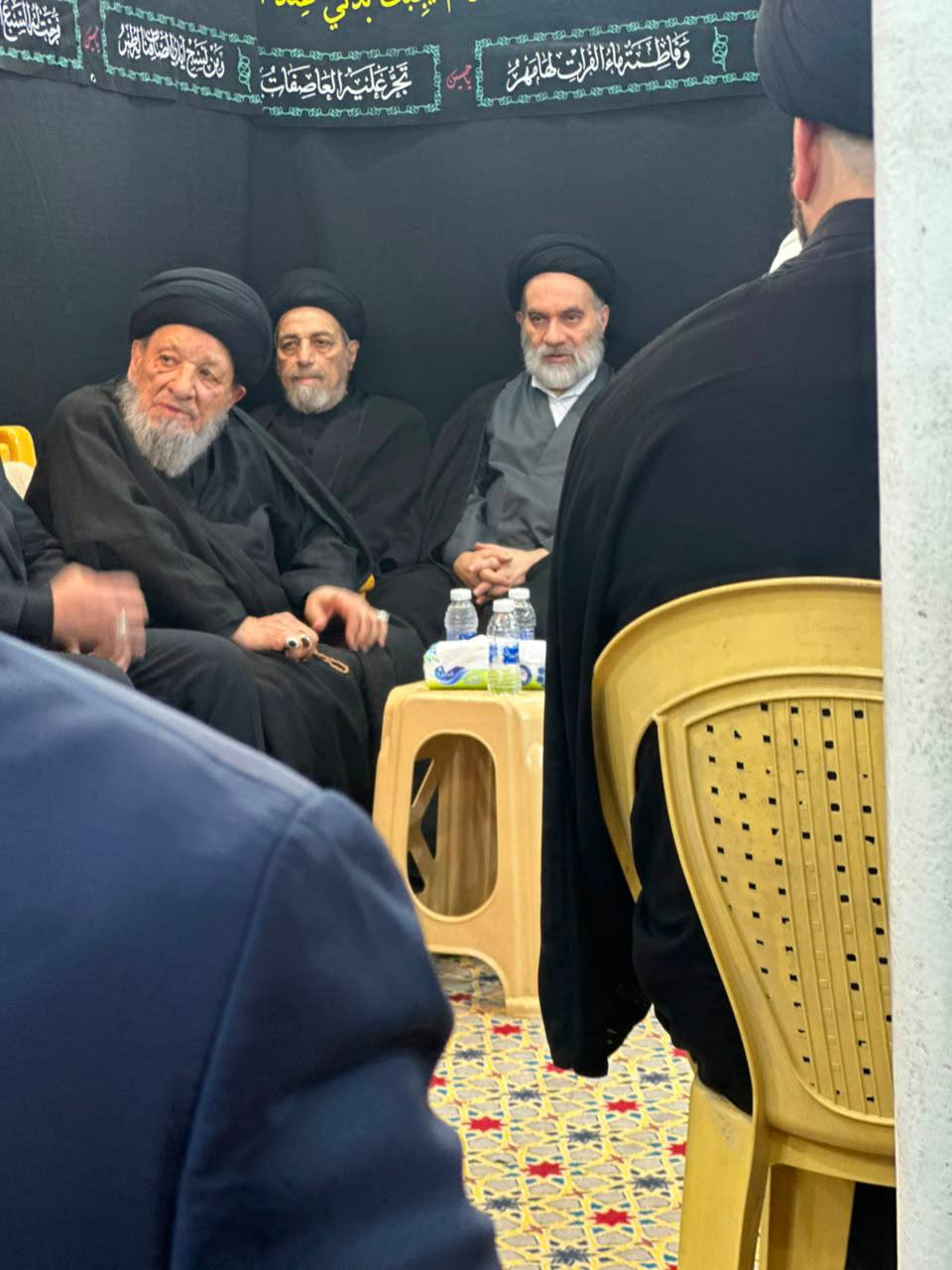 بحضور نجل المرجع السيستاني :مجلس عزاء بذكرى شهادة الإمام السجاد والذكرى الخامسة لرحيل السيد الحكيم