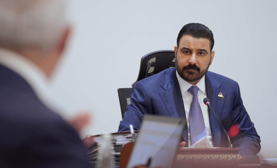 "تريليونات" تحت الركام.. كيف تخطط الحكومة لإعادة الحياة لـ"1800" مشروع متلكئ؟