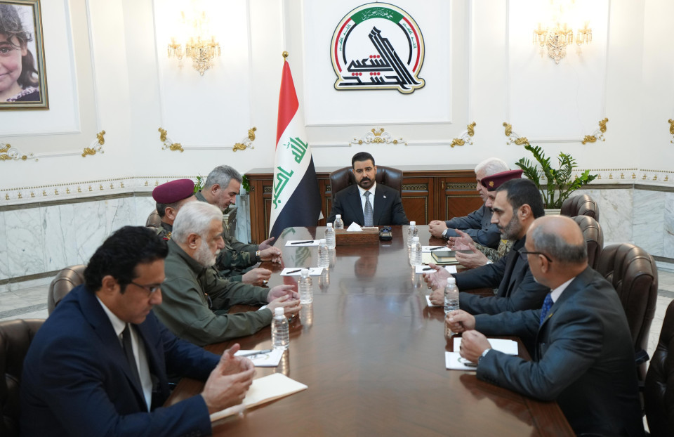 الزيدي يزور الحشد الشعبي ويوجه بتكريم الشهداء ومعالجة الجرحى
