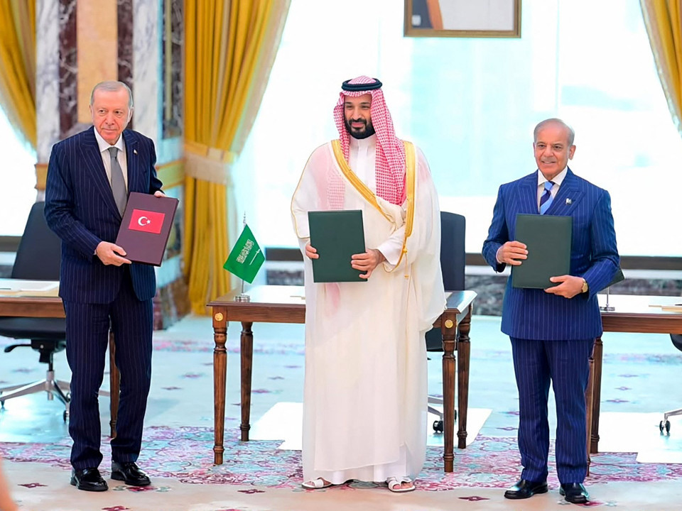 تركيا: مستعدون لتلبية الاحتياجات العسكرية للسعودية و"تحالف مكة" سيغيّر قواعد اللعبة