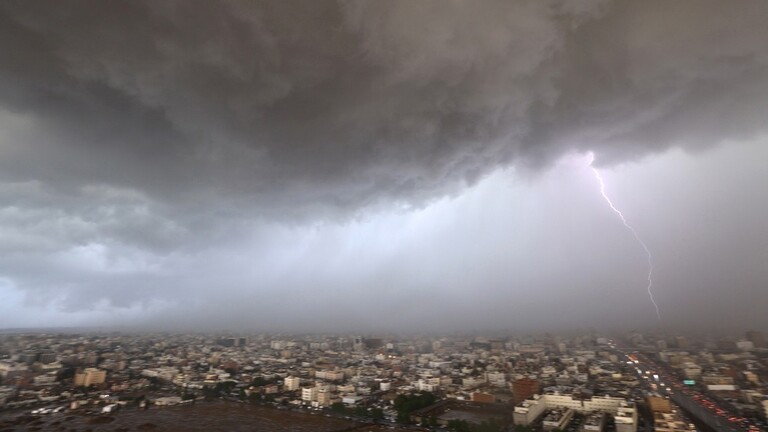 موجة برد قطبية قارسة تضرب دول الشرق الأوسط "تهدد" حياة الناس