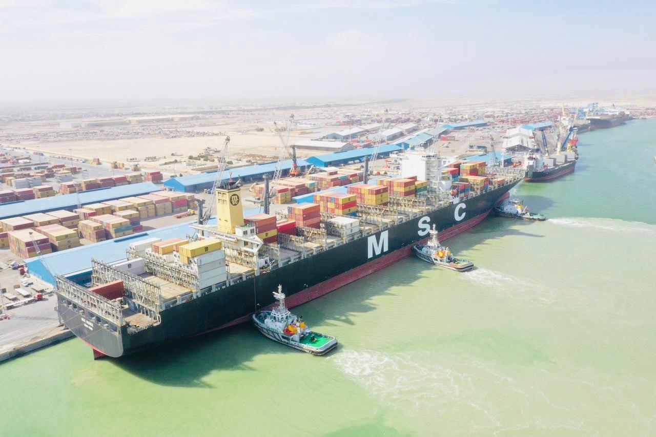 العراق يستقبل أكبر باخرة لنقل البضائع منذ تأسيس الموانئ