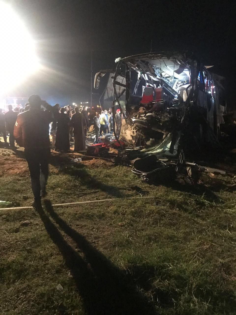 فاجعة كربلاء.. وفاة 32 زائراً وإصابة 77 آخرين جراء حادث سير على طريق حمص دمشق