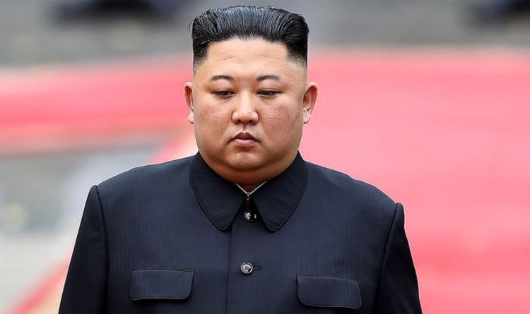 شاهد بالصور.. أول ظهور علني لزعيم كوريا الشمالية