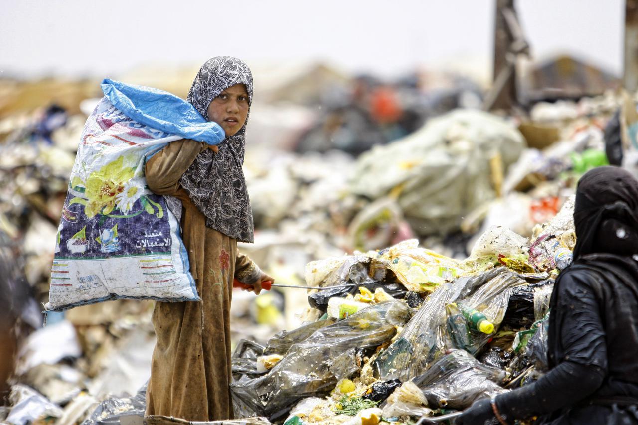 العراق يتوقع ارتفاع نسبة الفقر به لاكثر من 20%