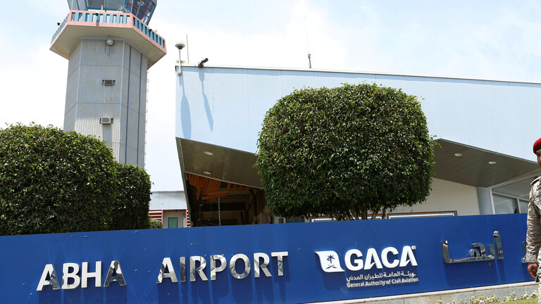 الحوثيون يعلنون استهداف مطار أبها السعودي بعدد من الطائرات المسيرة