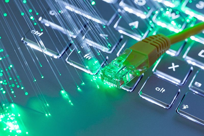 مركز متخصص يدعو الاتصالات لوضع تسعيرة جديدة للانترنت