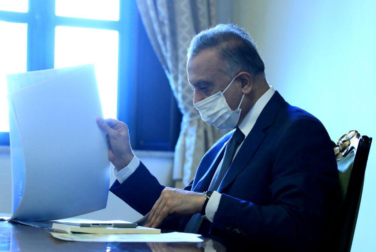 الكاظمي يبحث مع مسؤولين خطوات إنشاء ألف مبنى مدرسي في عموم العراق (فيديو)