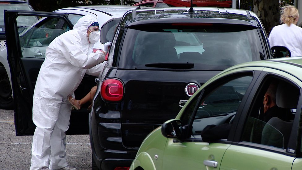 إيطاليا تسجل أكثر من 2000 إصابة جديدة بكورونا لأول مرة منذ أواخر نيسان