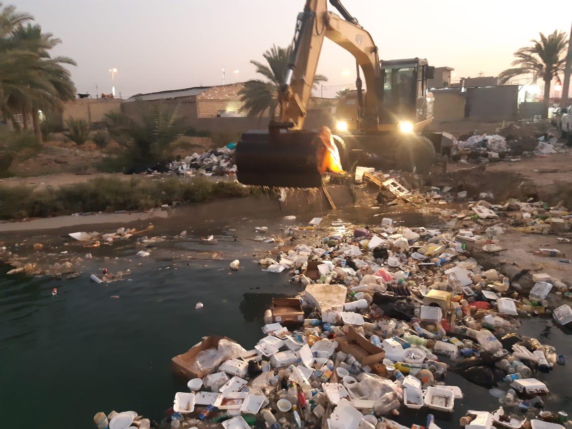 الموارد تدعو المواطنين واصحاب المواكب الحسينية عدم رمي النفايات في الانهار بكربلاء