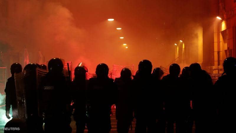 إيطاليا.. مواجهات مع الشرطة في "احتجاجات كورونا"