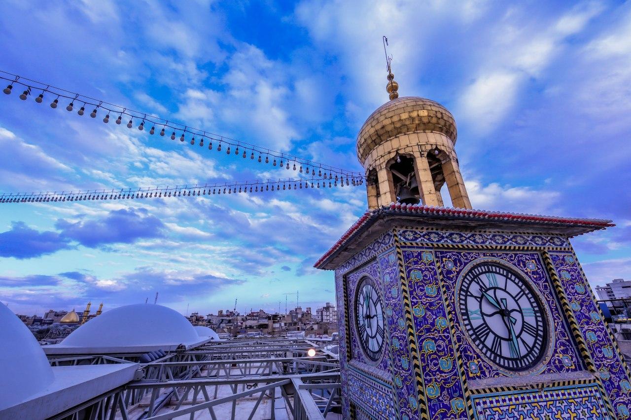 بين الماضي والحاضر .. شاهد تاريخ ساعة مرقد الامام الحسين (ع) في كربلاء (فيديو)