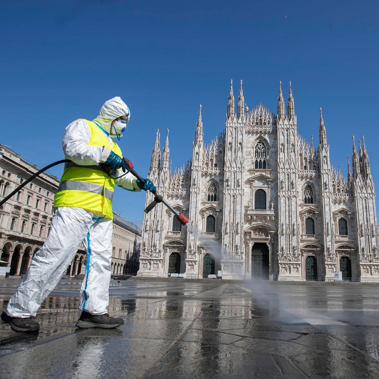 إيطاليا.. ارتفاع جديد في وفيات وإصابات كورونا اليومية