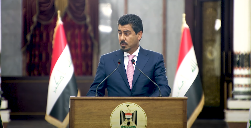 أحمد ملا طلال يعلن استقالته من منصب المتحدث باسم رئيس الوزراء