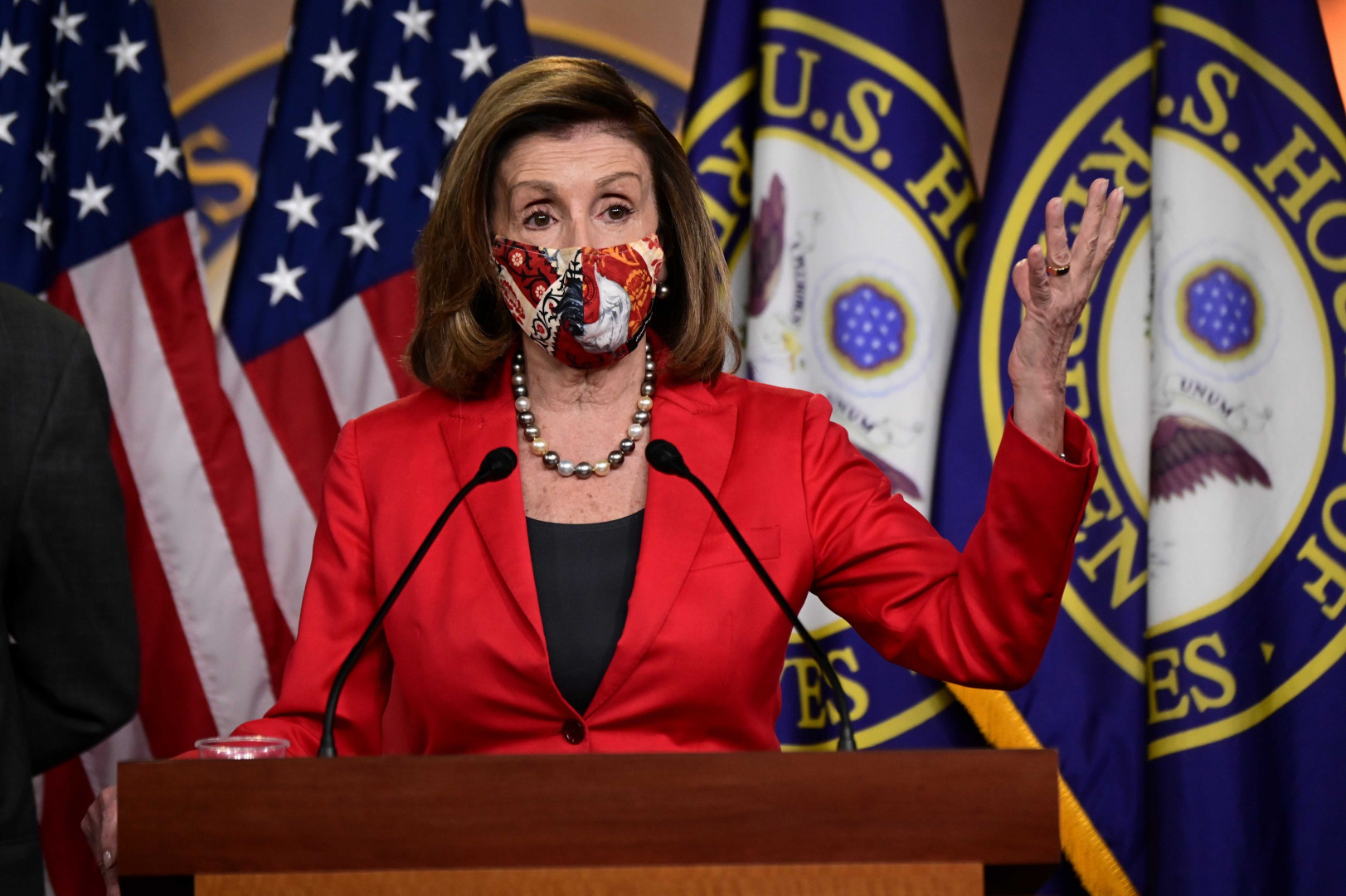 بيلوسي: تحدثت مع رئيس الأركان الاميركي لمنع ترامب من شن ضربة نووية