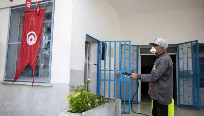 تونس تفرض عزلا عاما لاحتواء كورونا