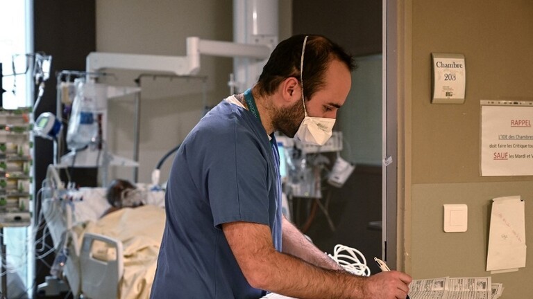 فرنسا.. زيادة عدد مصابي كورونا في المستشفيات لثاني يوم على التوالي