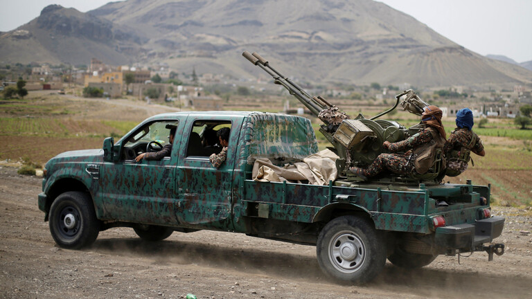 الحوثيون يعلنون استهداف مطاري جدة وأبها في السعودية و"توقف المطارين لساعتين"