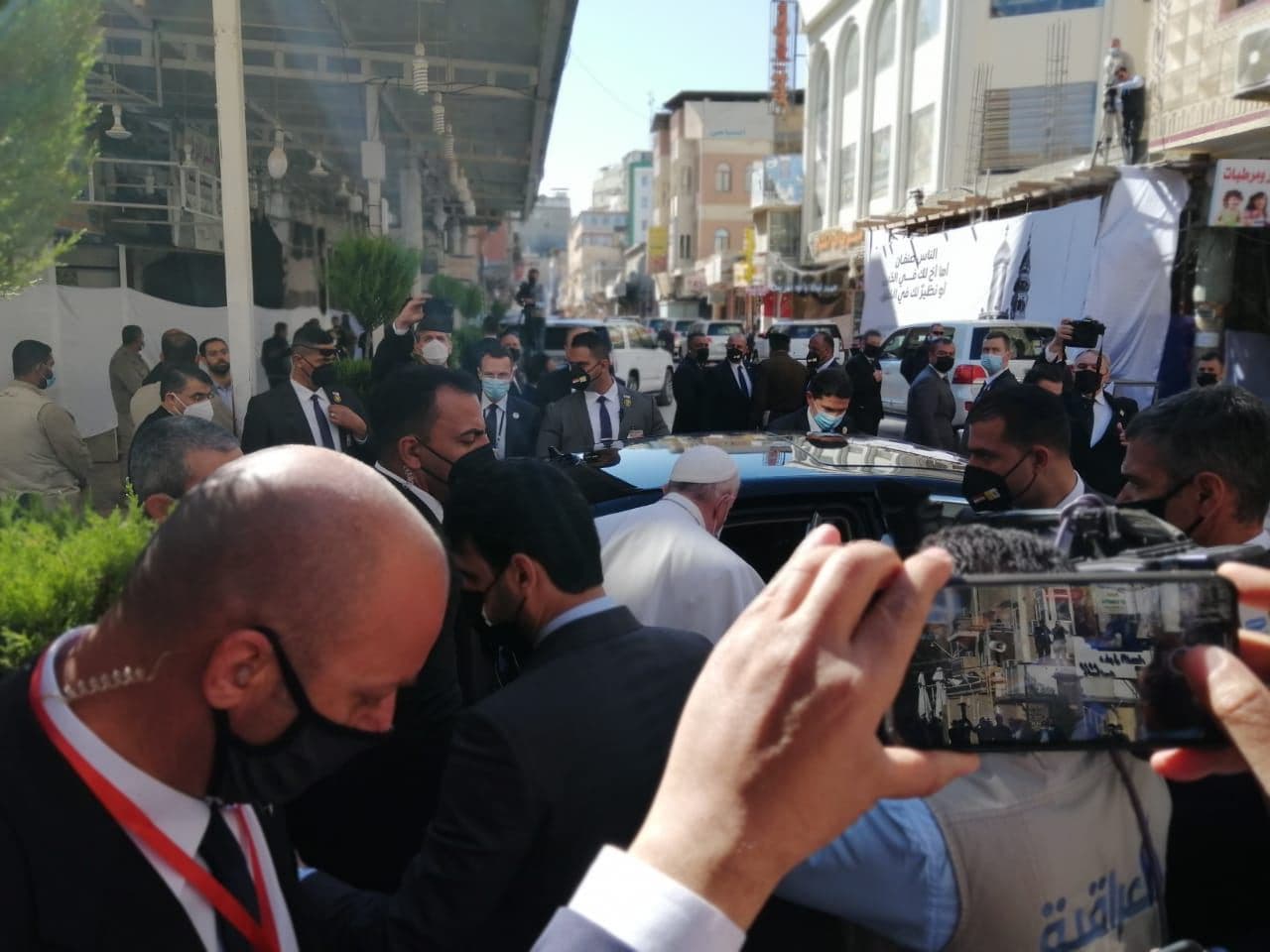 البابا يلتقي المرجع السيستاني