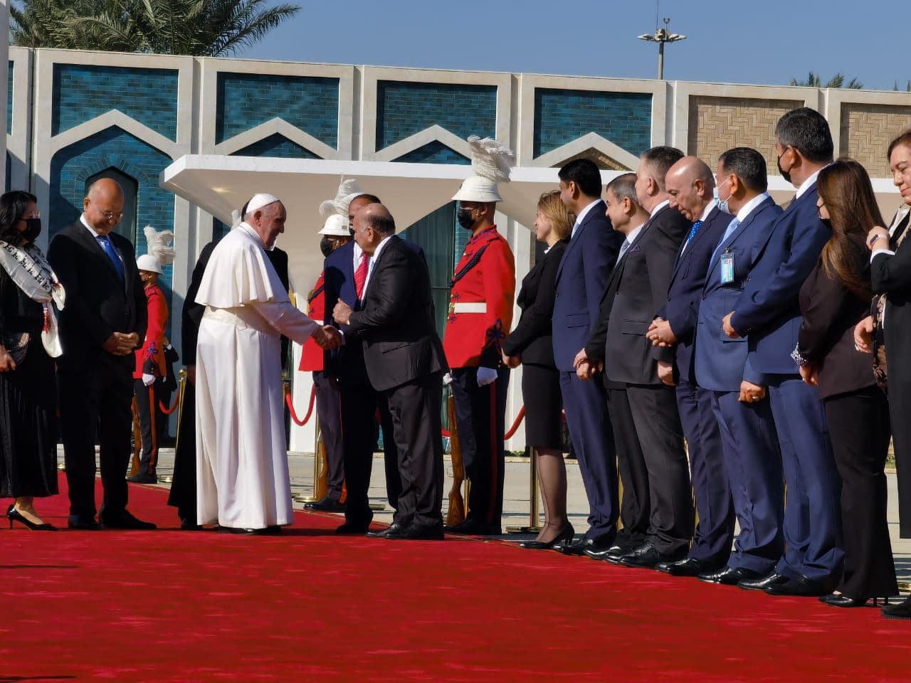 البابا يغادر ارض الرافدين بعد زيارة تاريخية