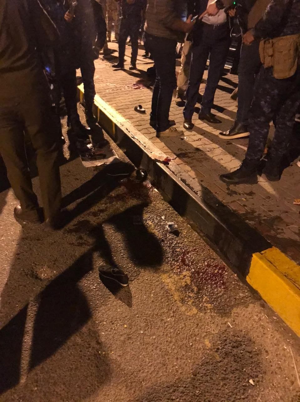 استشهاد امرأة وجرح 31 شخصاً في تفجير "جسر الائمة"