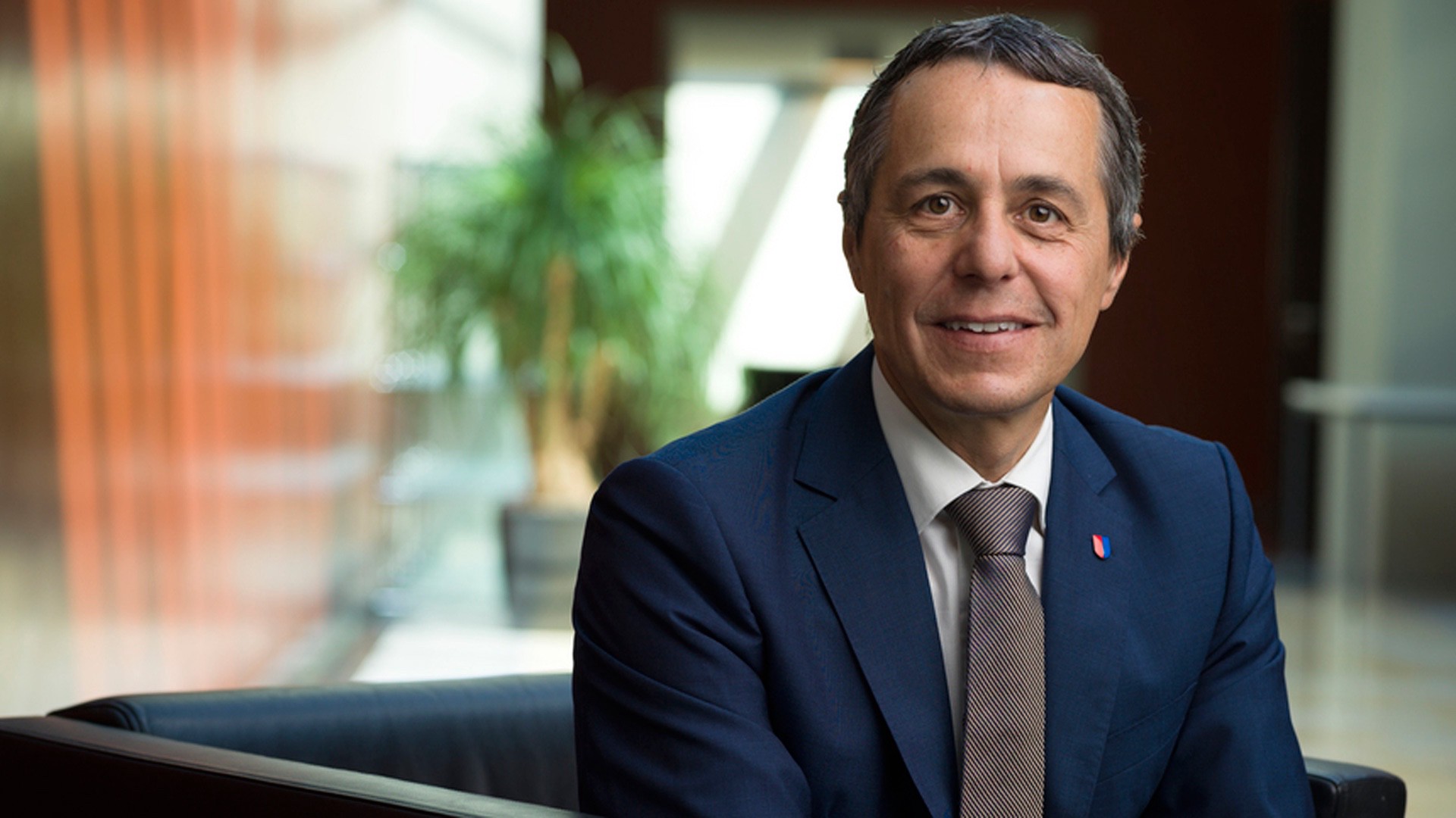 وزير الخارجيّة السويسري يصل بغداد