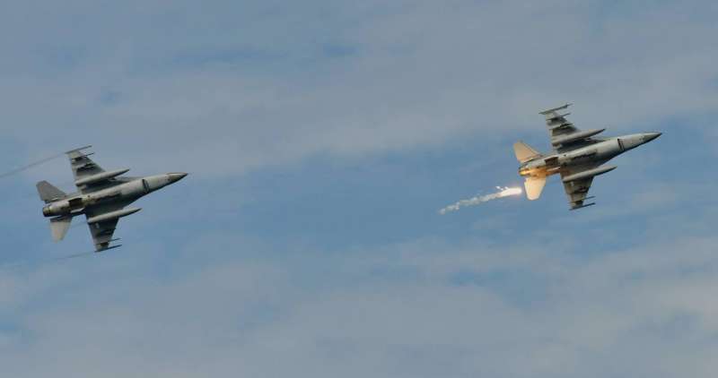 جيش الاحتلال الاسرائيلي يطلق 450 صاروخا على غزة الليلة الماضية