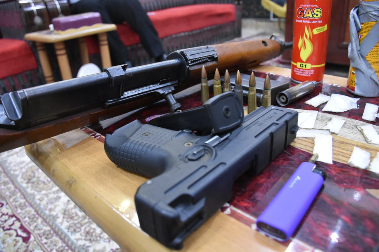 في النجف وكربلاء.. القبض على تجار مخدرات و6 أشخاص اغتصبوا "بائع جوال حدث"