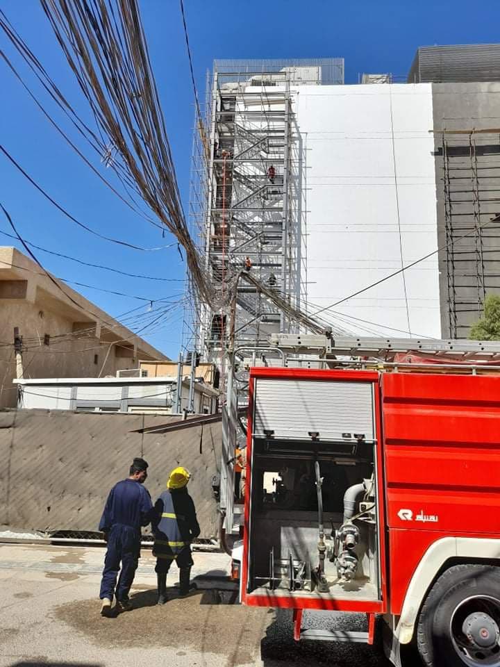 الثاني خلال شهر.. اخماد حريق اندلع داخل مؤسسة تابعة للمرجع السيستاني في النجف (صور)