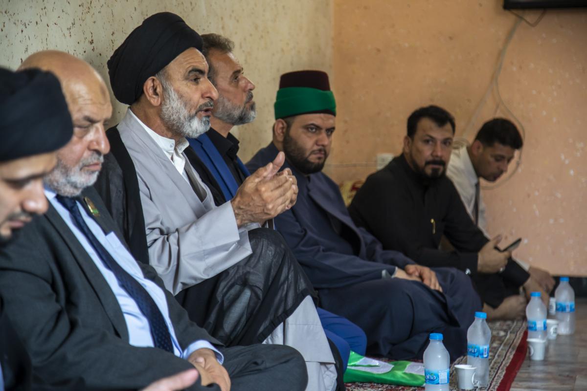 وفد من عتبات كربلاء يزور ذوي ضحايا تفجير مدينة الصدر ويقدم استعداده لعلاج الجرحى (فيديو)