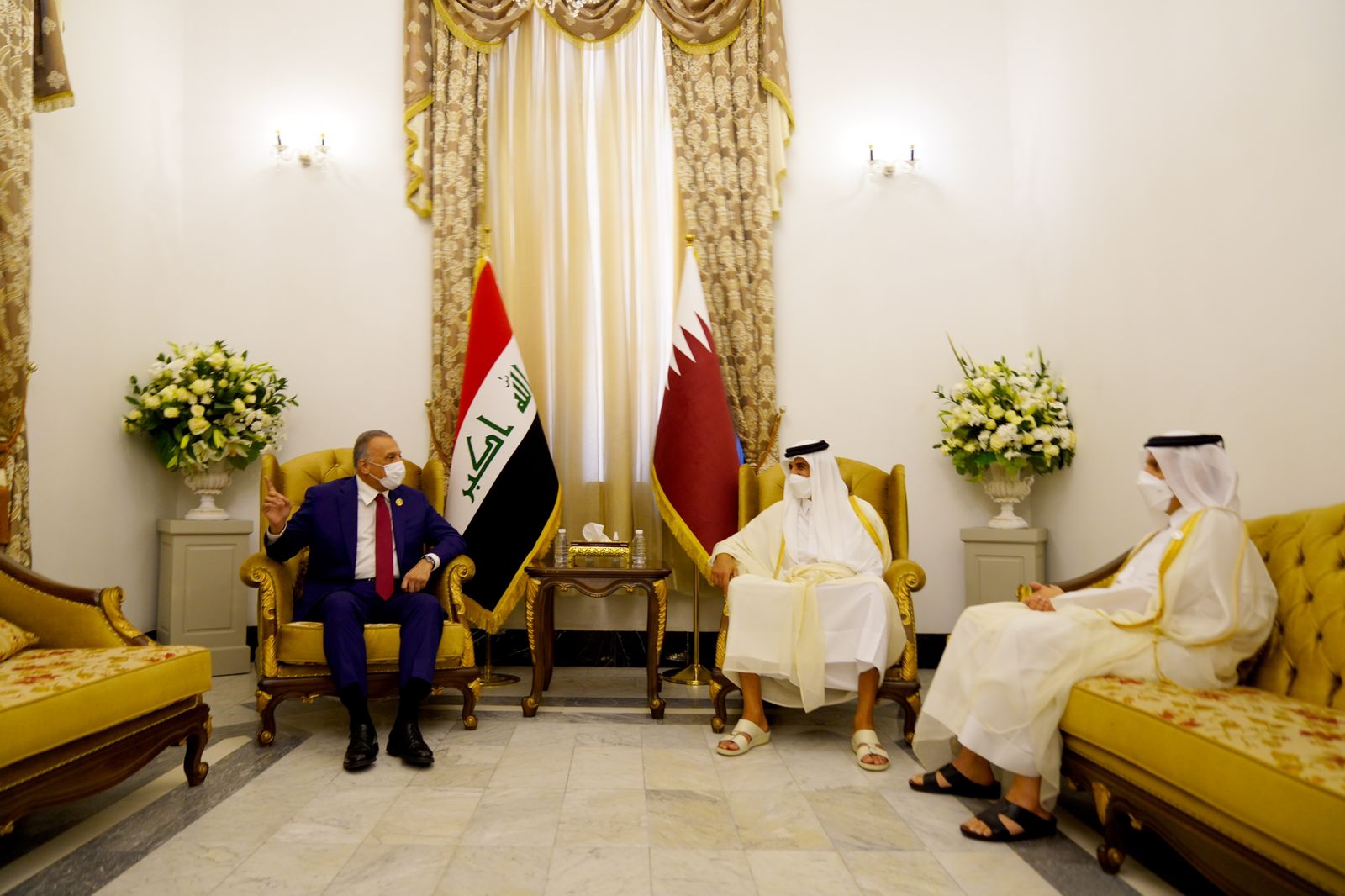 الكاظمي لأمير قطر: نتطلع لتوطيد التعاون المشترك في مختلف المجالات