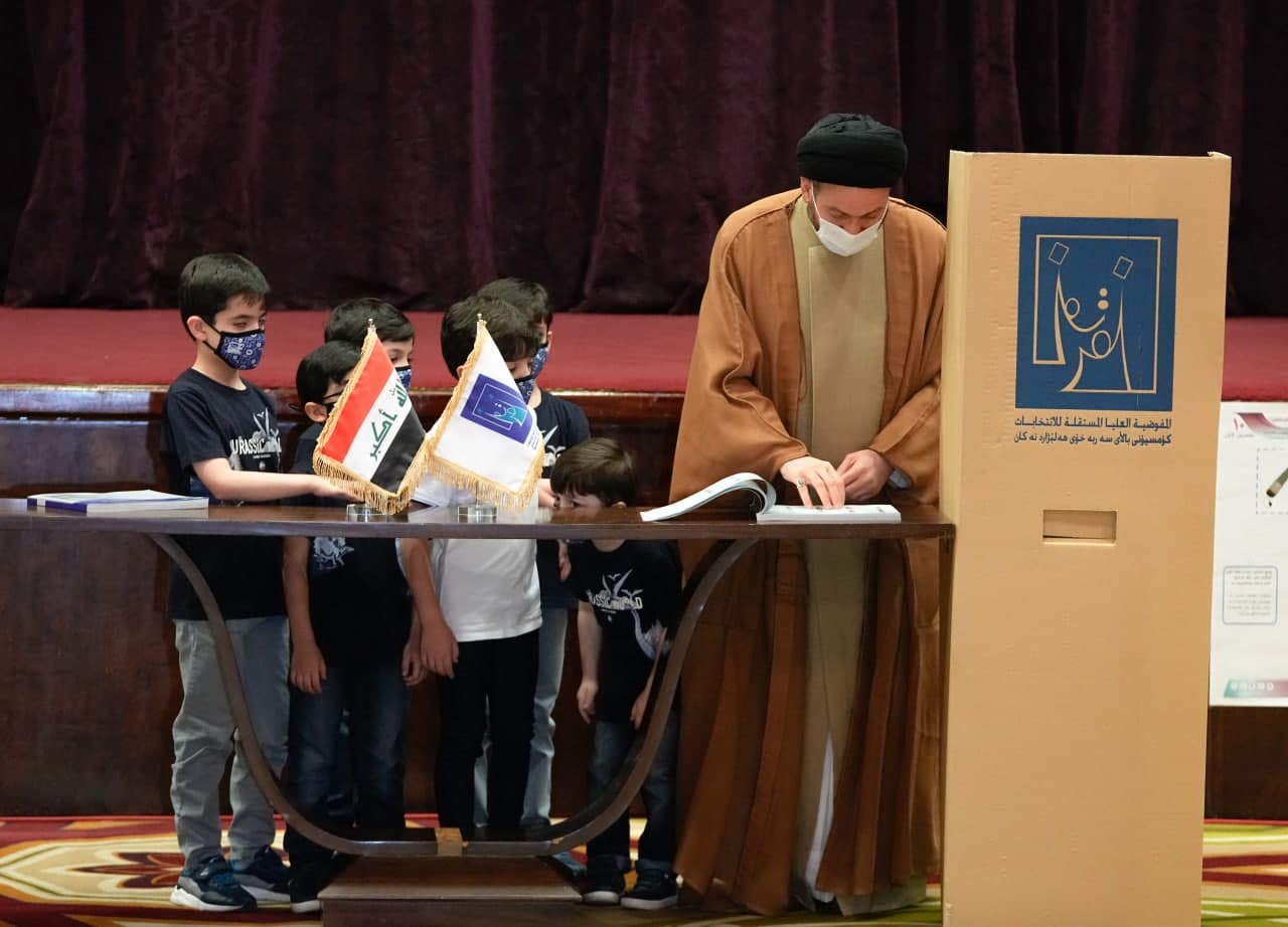 الحكيم بعد انتهاء التصويت: ملحمة وطنية سجلها شعبنا العراقي