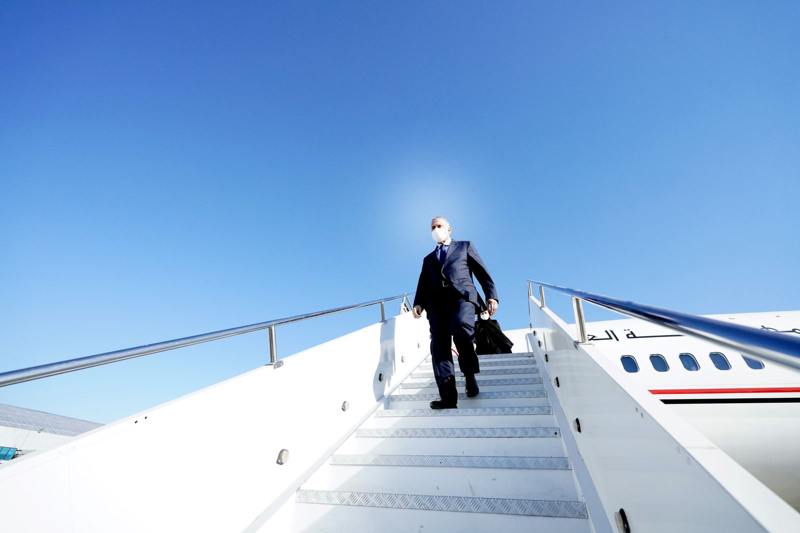 الكاظمي يصل الى النجف