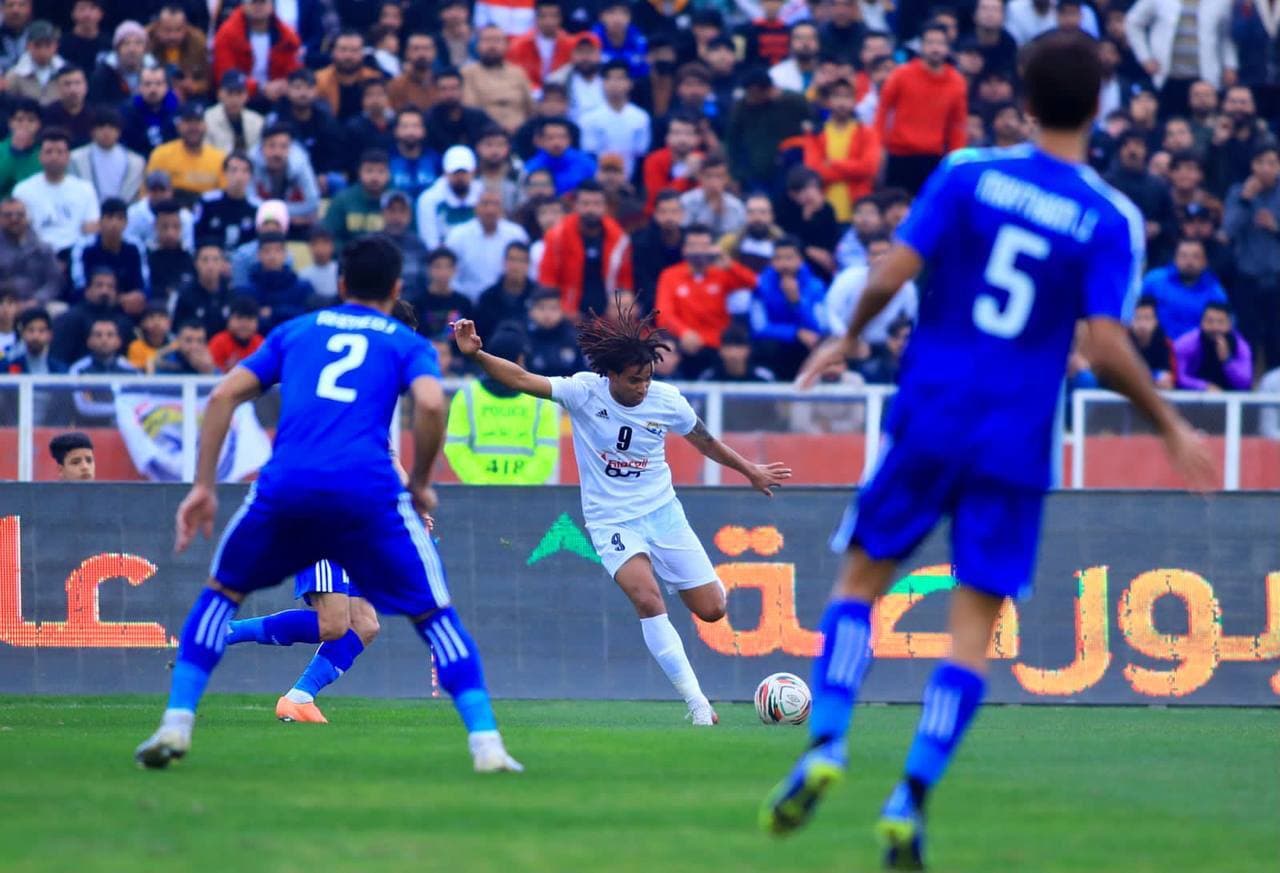 بشق الانفس.. تعادل مثير في كلاسيكو العراق (صور)