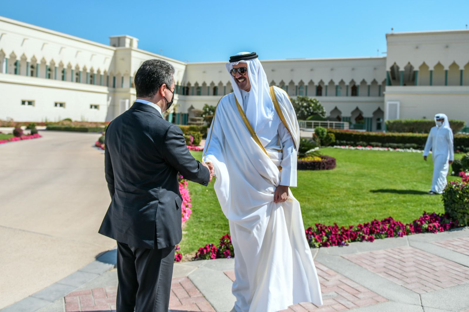 مسرور بارزاني يبحث مع أمير قطر الجهود المبذولة لتشكيل الحكومة العراقية الجديدة (صور)