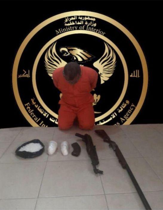 بالجرم المشهود.. القبض على تاجر مخدرات في البصرة (صورة)