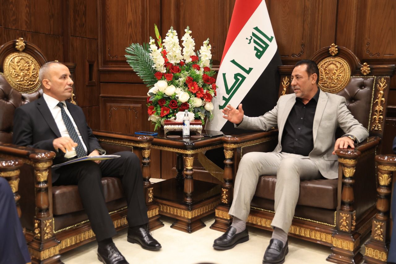 الزاملي يدعو لتعديل هذه القوانين