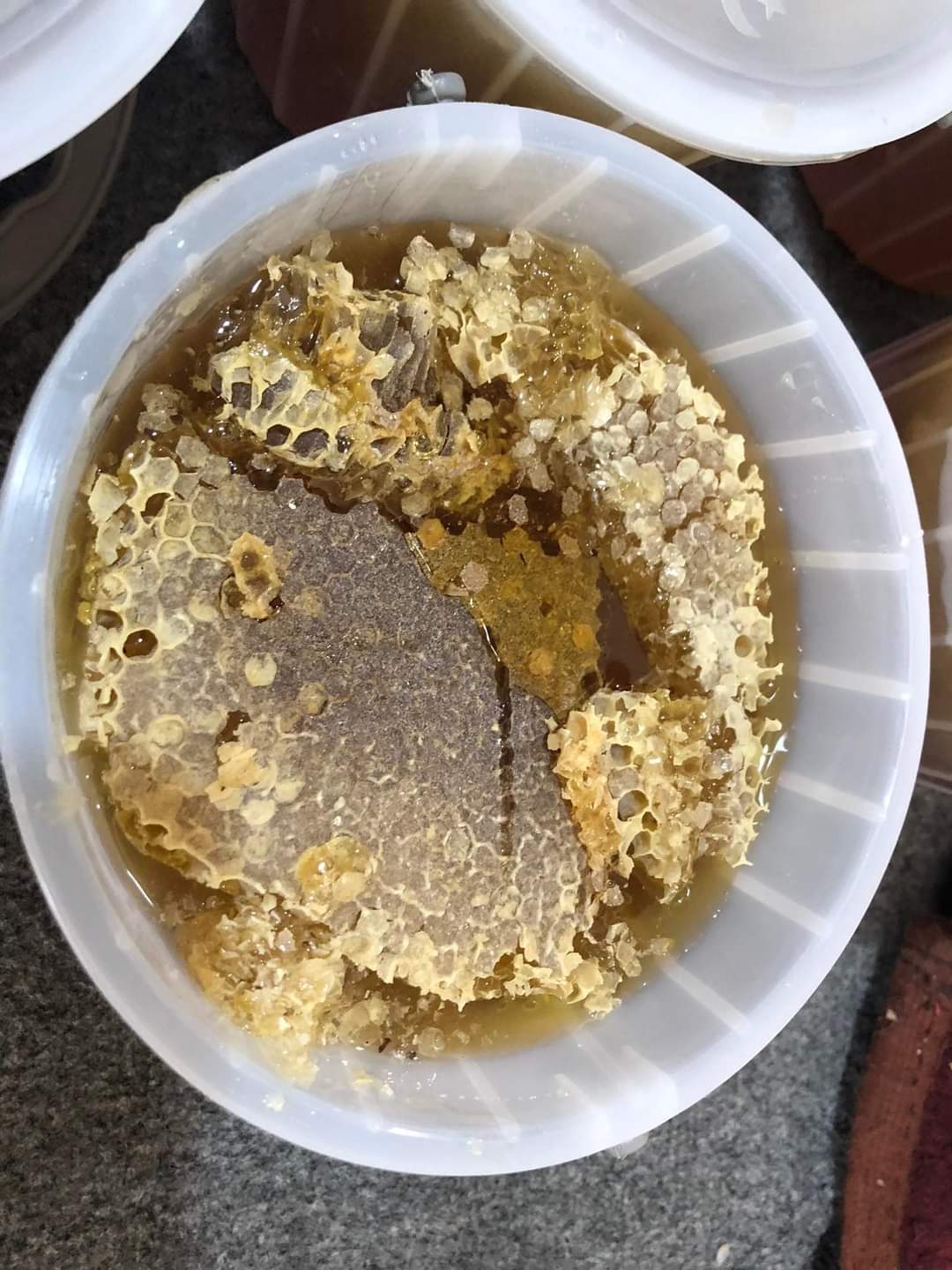 السليمانية.. ضبط 250 كغم من العسل التالف (صور)