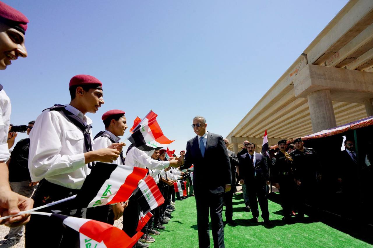 الكاظمي يضع حجر الأساس لمشروع الأبنية المدرسية النموذجية بمحافظة الأنبار