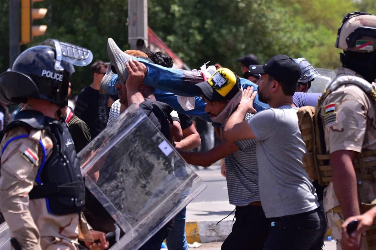 وزير الصدر يحمل الكتل السياسية مسؤولية اي اعتداء على المتظاهرين