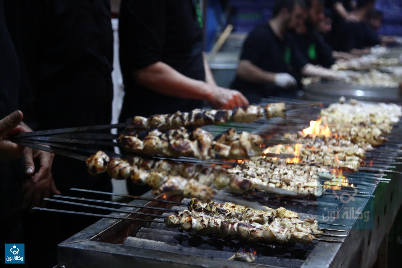 في فرع واحد من مضيف الامام الحسين.. توزيع اكثر من مليون وجبة طعام خلال الزيارة الاربعينية (صور)