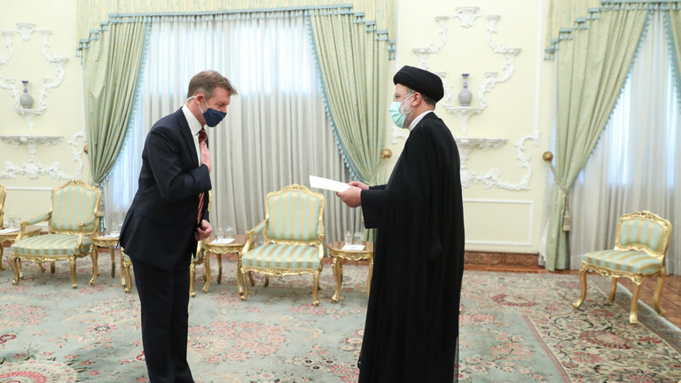 وزارة الخارجية الإيرانية تستدعي السفير البريطاني