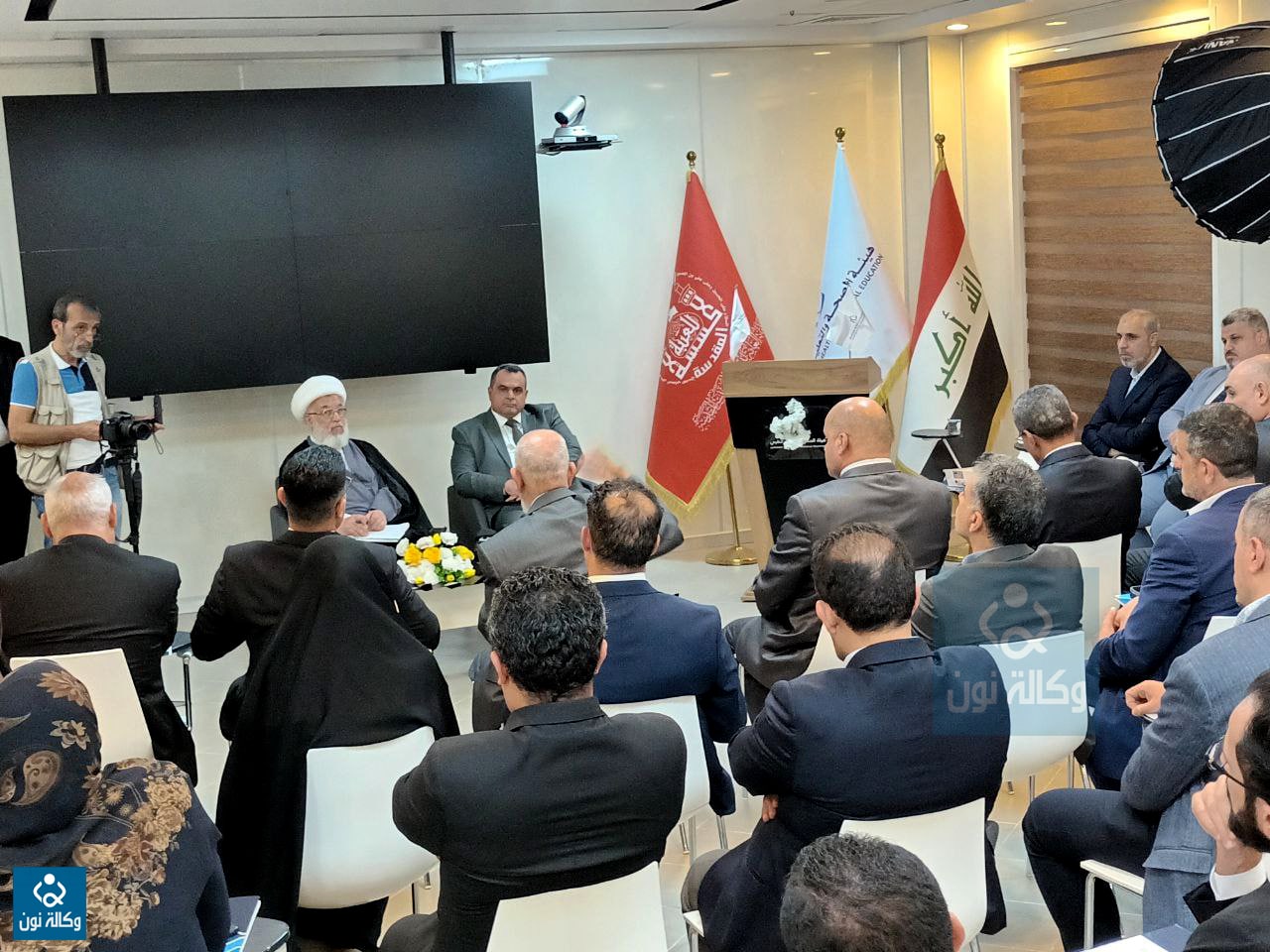 ممثل السيستاني يلتقي بأطباء عرب وعراقيين: التعليم والصحة ركنان أساسيان لبناء الفرد والمجتمع