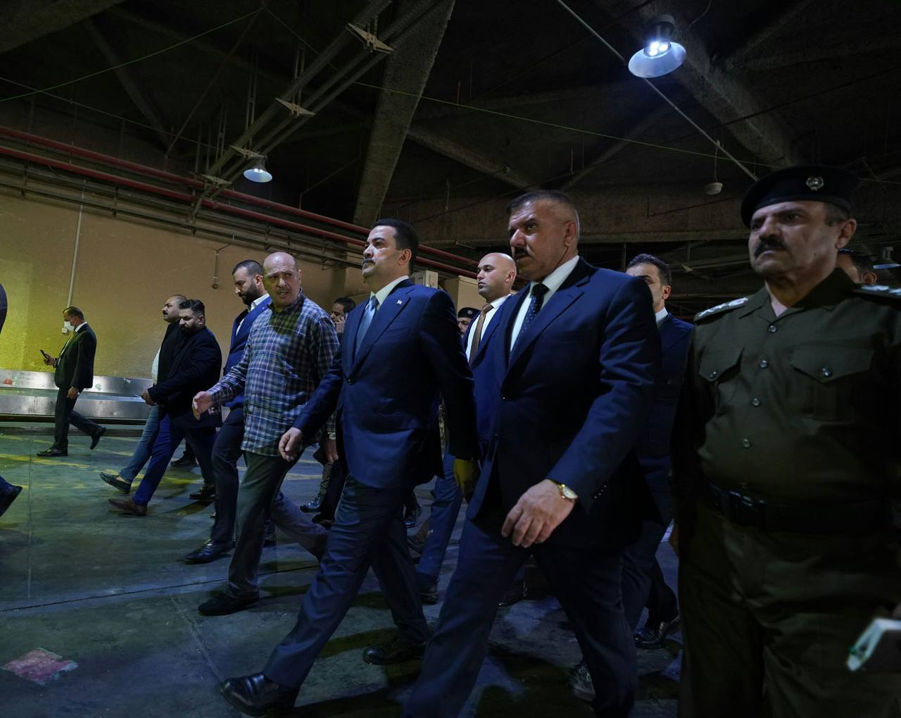 بعد تكرار الحرائق.. السوداني والشمري يصلان مطار بغداد