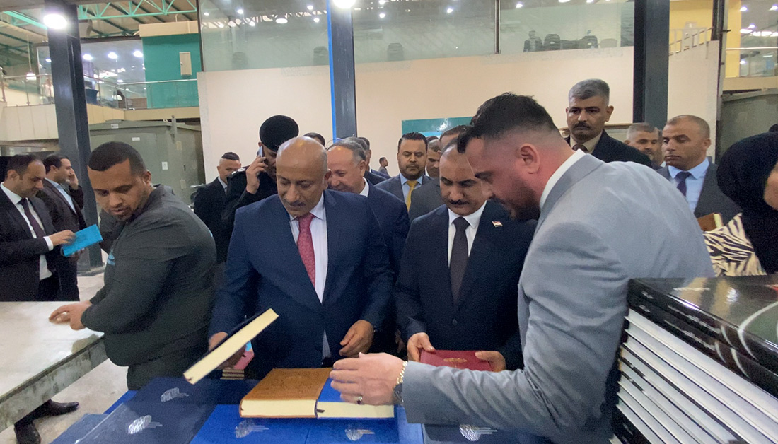 وزير التربية من دار الوارث للطباعة في كربلاء: سنعلن عن امر مهم في الايام المقبلة