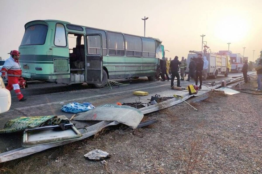 مصرع واصابة 50 شخصاً جراء اصطدام حافلتين بالقرب من مطار طهران الدولي