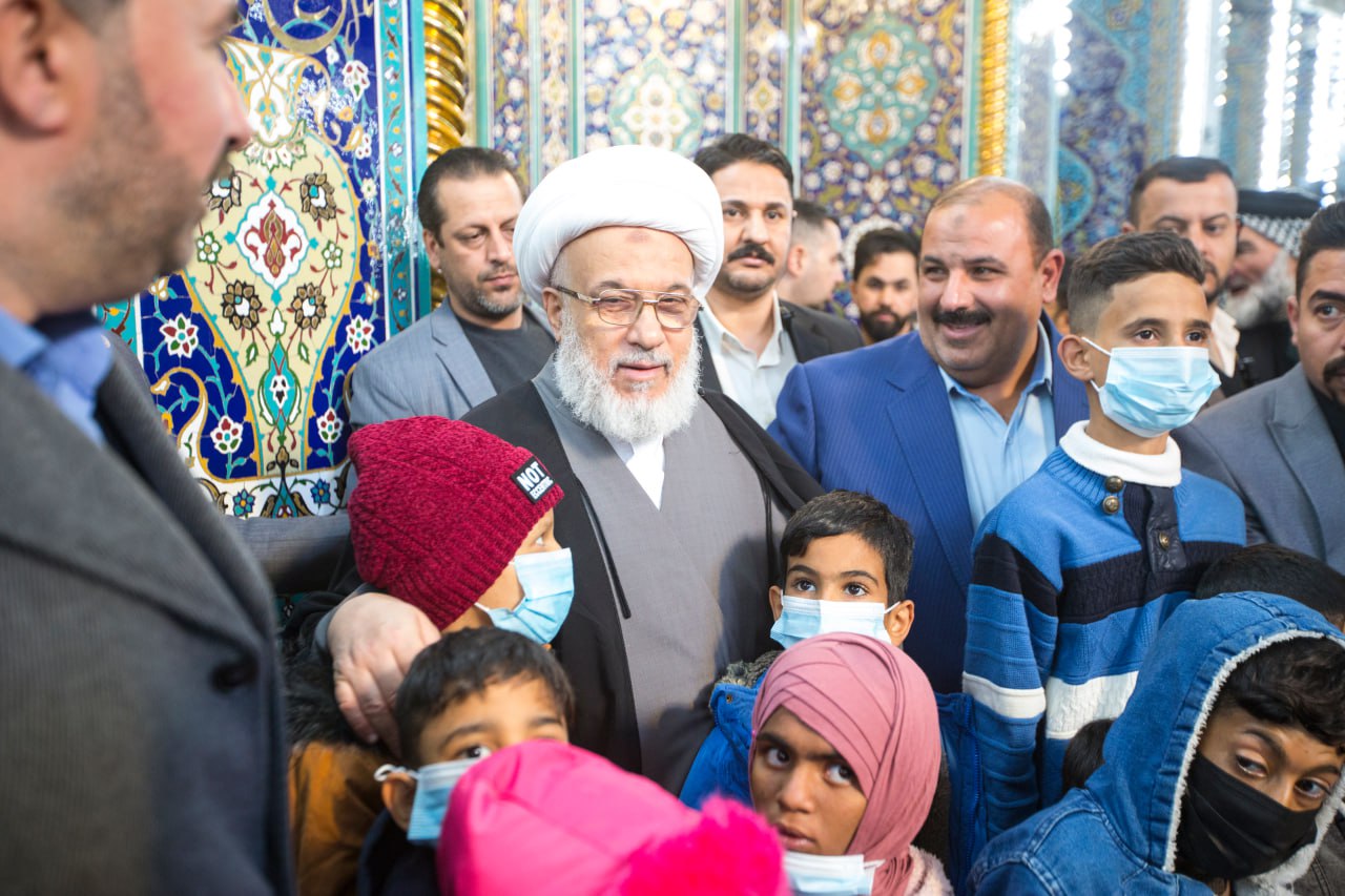 ممثل المرجع السيستاني يوعز بعلاج (٢٠) طفلا مصابا بالسرطان من محافظة المثنى مجانا في مستشفيات العتبة الحسينية (فيديو)