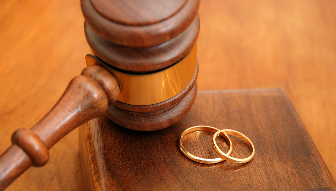 القضاء العراقي يوضح حقيقة عقد زواج.. مقدمه "جي كلاس" ومؤجله قطعة سلاح