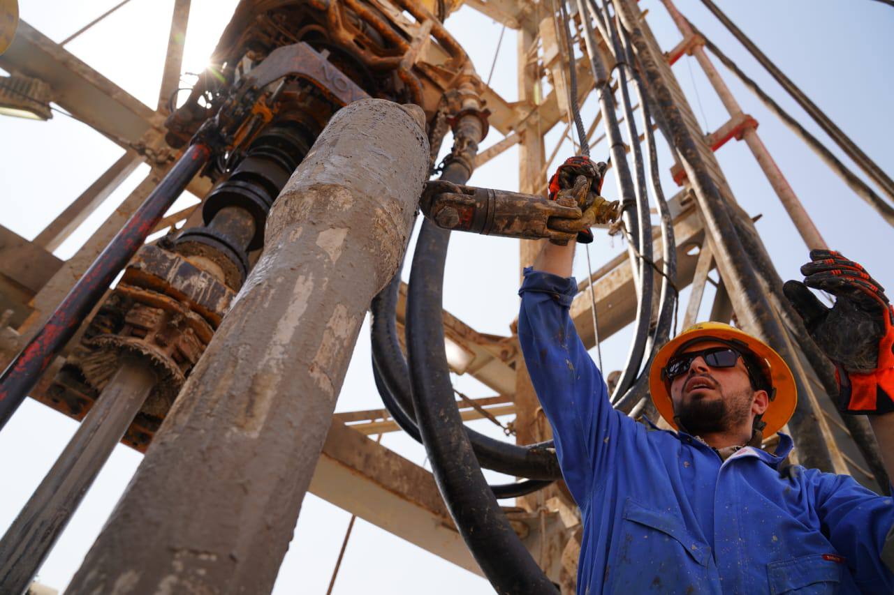 استقرار أسعار النفط مع توقع الطلب الصيني وارتفاع أسعار الفائدة