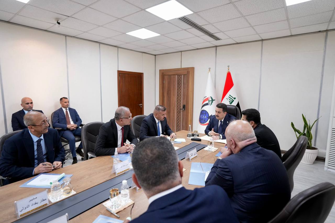 السوداني يوبخ مدير مطار بغداد الدولي (فيديو)